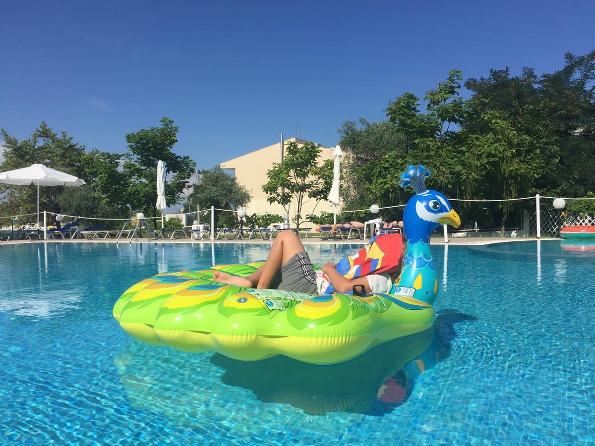 Vournelis Hotel Limenas  Bagian luar foto